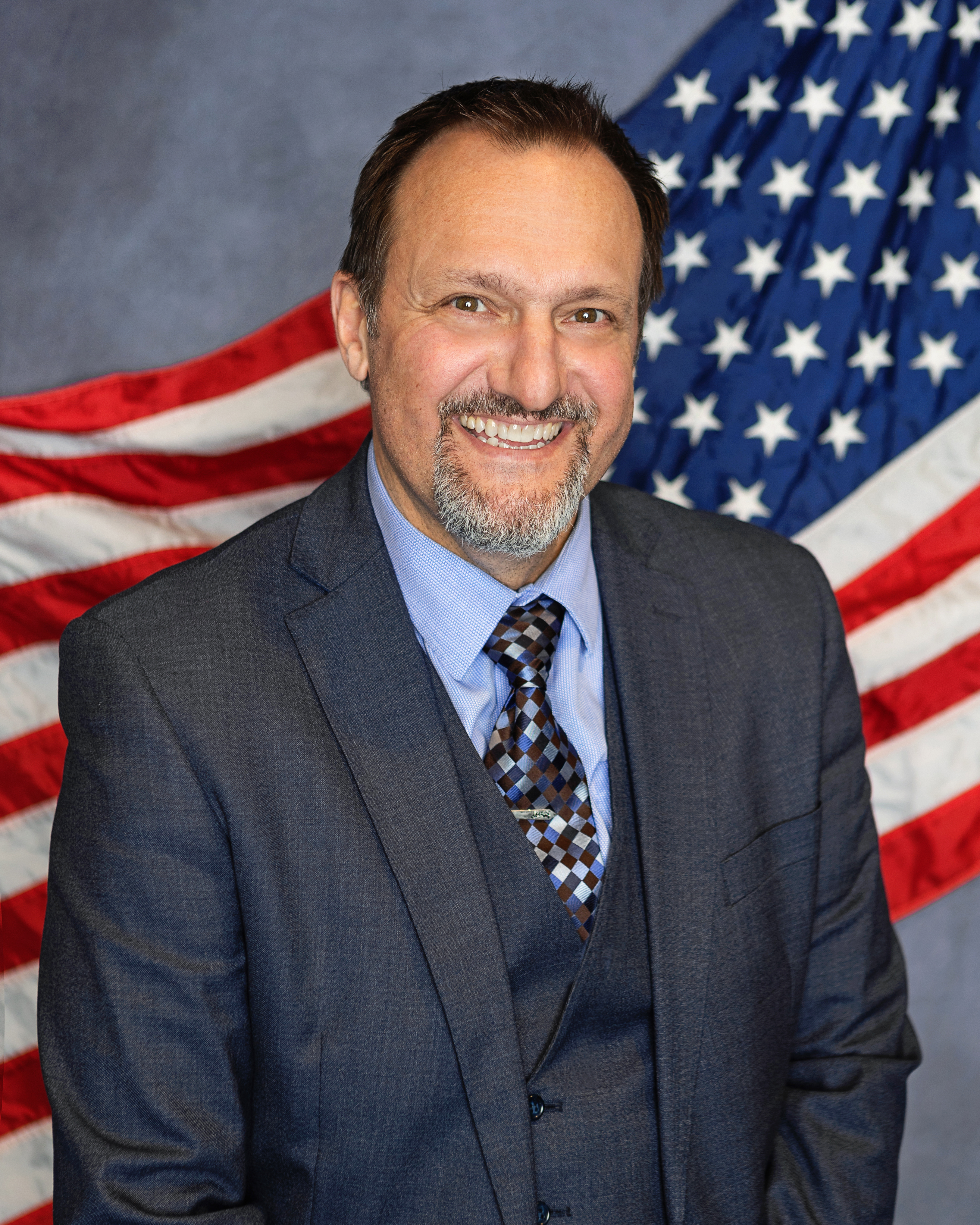 Dr. Mario Vanheuckelom, Principal